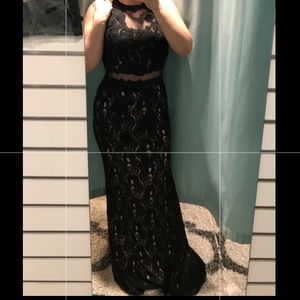 Black lace gown in great condition- only worn once